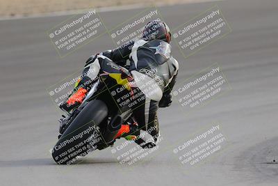 media/Dec-17-2022-SoCal Trackdays (Sat) [[224abd9271]]/Turn 10 Backside (120pm)/